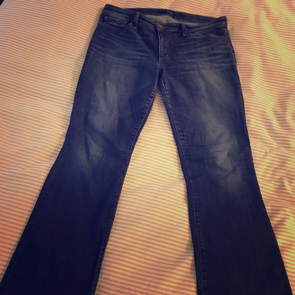 Nearly NEW Joe's jeans size 32